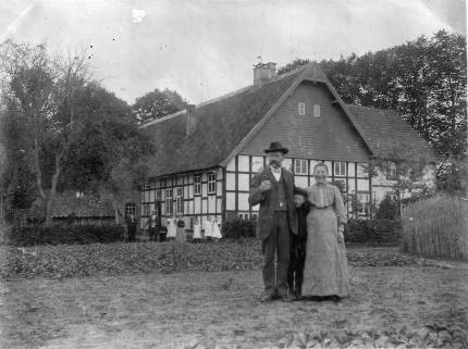 Bild der Hofstelle, vielleicht um 1935 herum