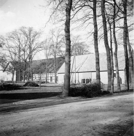 Neubau der Scheune um 1955